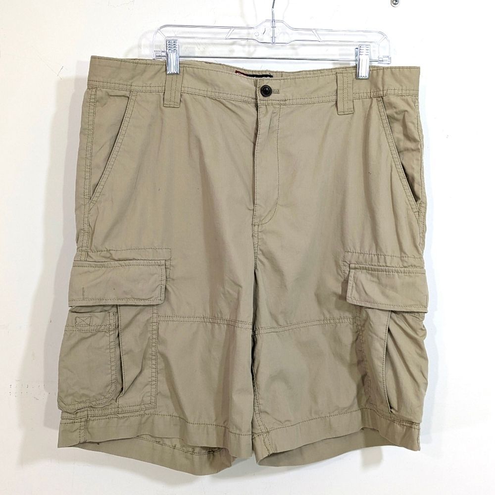 Chaps Beige Tan Cargo Shorts - Size 38 Mens
